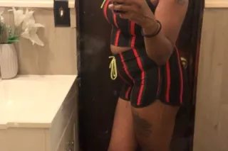 hottest girl - Image 2