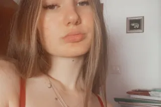 🍆 New Ho*t skiny white latina ... - Image 4