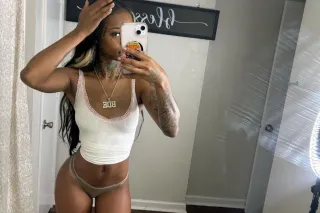 S E X Y 🍫 - Image 2