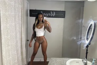 S E X Y 🍫 - Image 3